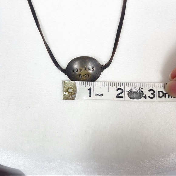 Vintage Romans 8:28 Pendant Leather Strand Necklace Unisex - Picture 8 of 9